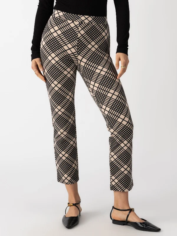 Carnaby Semi High Rise Kick Crop Legging Graphic Plaid Comfortable Printed Workout Leggings Carnaby Semi High Rise Kick Crop Legging Graphic Plaid Comfortable Printed Workout Leggings
