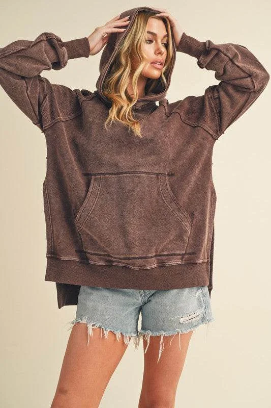Aemi + Co Exposed Seam Side Slit Hoodie with Kangaroo Pocket in Brown Hoodie with Raglan Sleeves Sporty Comfortable Aemi + Co Exposed Seam Side Slit Hoodie with Kangaroo Pocket in Brown Hoodie with Raglan Sleeves Sporty Comfortable