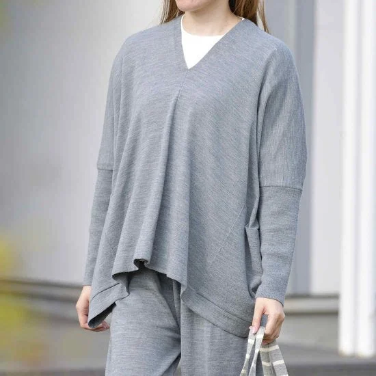 Body Wrapping / Loose-fitting Pullover Machine-washable Wool with Deep Pockets High Neck Pullover
