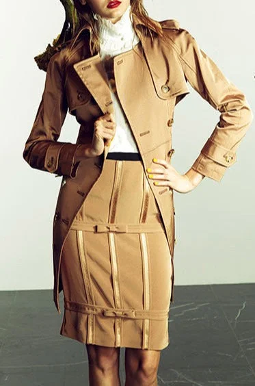 TRENCH COAT Buttoned Toggled Snapped
