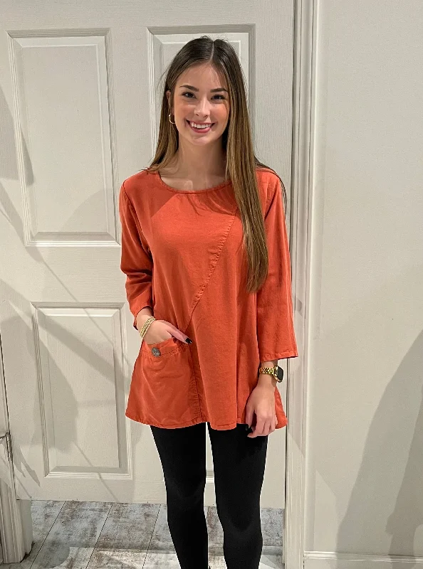 Cut-Loose Solid Pocket Pullover Chili Batwing Sleeve Top