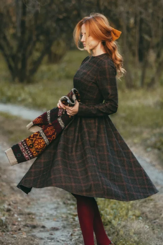 Midi Plaid Swing wool Dress 4731 Elegant Floral Appliqué Midi Dress