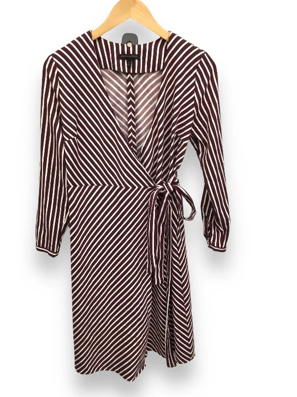 Striped Pattern Dress Casual Midi Banana Republic, Size 0 Stylish Halter Neck Midi Dress